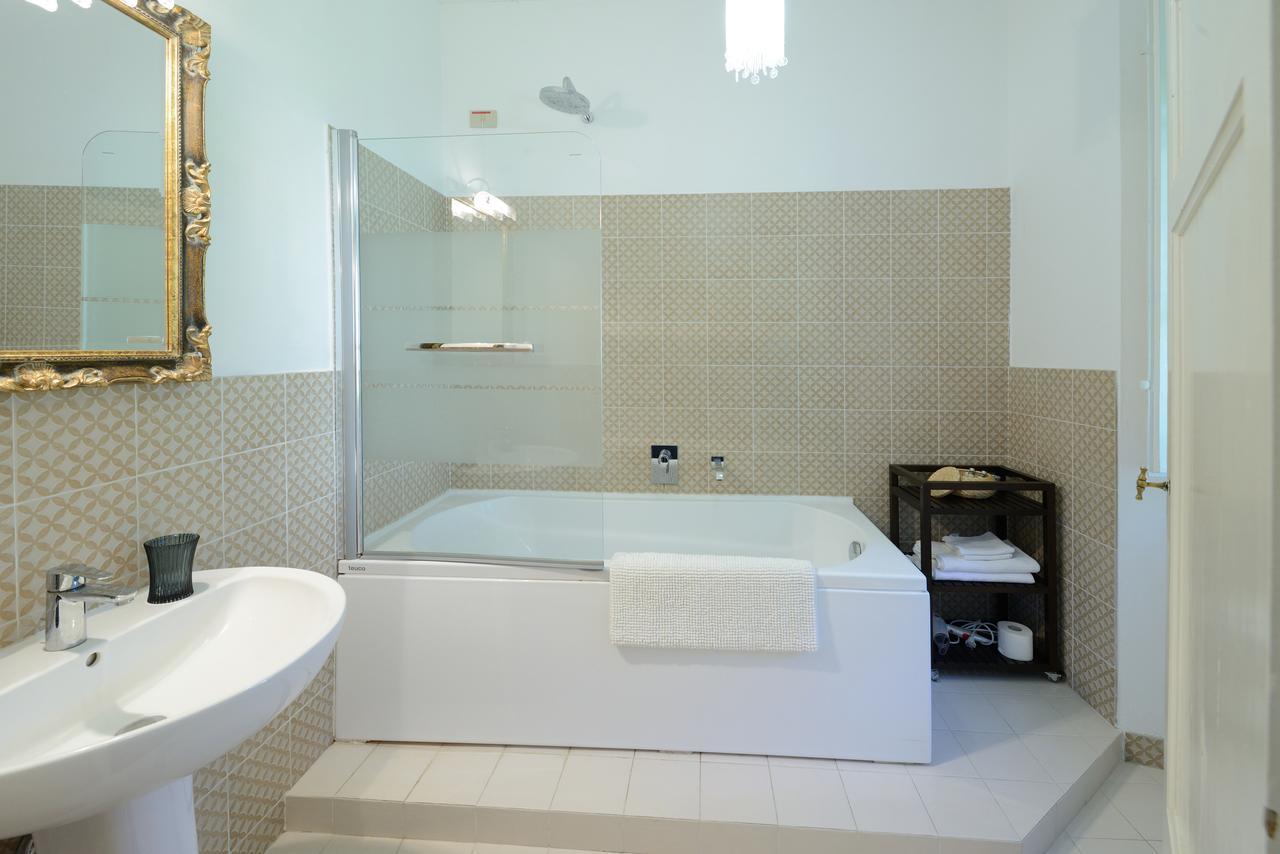 Quarto Duplo Deluxe com Banheira